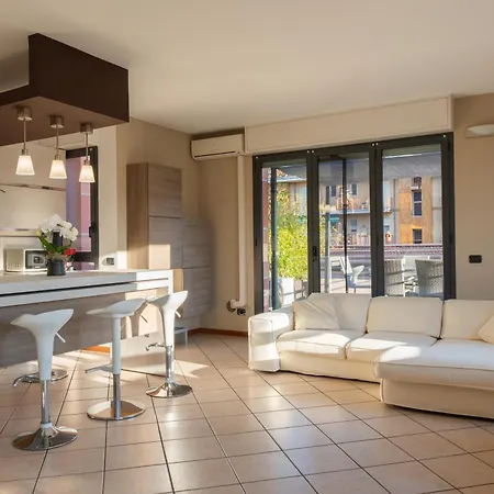 Apartment Splendido Con Terrazza Como